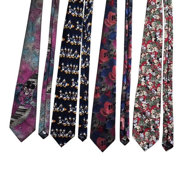 Lot of 4 Disney Mickey Mouse Donald Duck Men's Ties - Picture 2 of 8